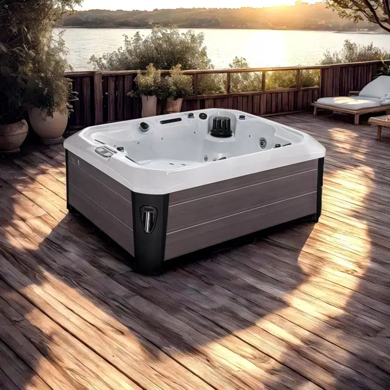Tahiti – Spa 3 places compact et performant par Vendom – Only Spa - White Marble - Vue de coté