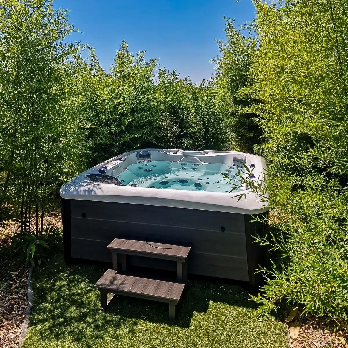 Spa Cuba 6 places Vendom – installé dans un jardin de bambous – ambiance zen – Only Spa